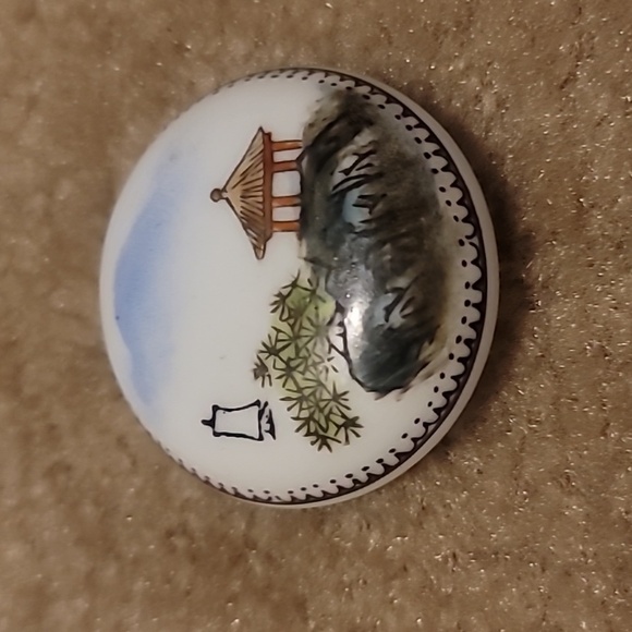 Source Unknown Other - Porcelain Seal Pot
